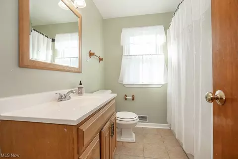 7249 Greenleaf Ave, Parma, OH 44130 photo 12