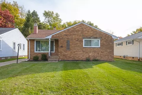 7249 Greenleaf Ave, Parma, OH 44130
