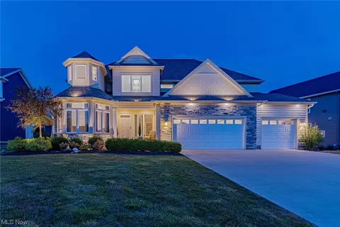 179 Orange Lake Dr, Orange, OH 44022