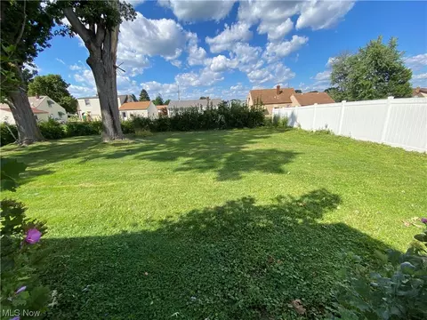 185 Harvey St, Struthers, OH 44471 photo 7