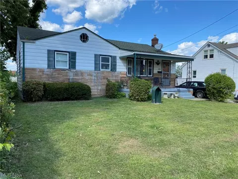 185 Harvey St, Struthers, OH 44471 photo 5