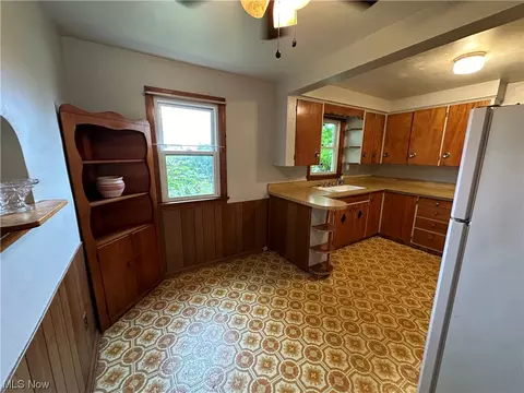 185 Harvey St, Struthers, OH 44471 photo 12