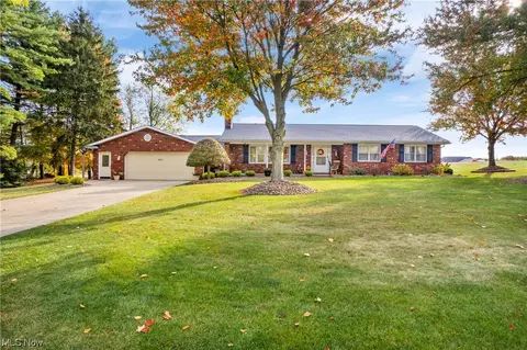 307 Pres Vannes Dr, Dalton, OH 44618