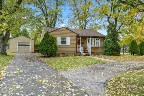 63 Garfield Dr, Painesville, OH 44077