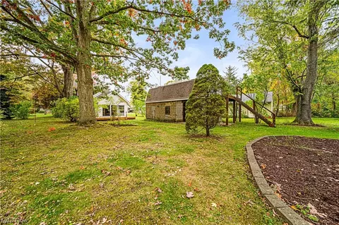 7283 Maple St, Mentor, OH 44060 photo 5