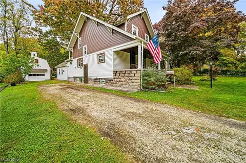 7283 Maple St, Mentor, OH 44060 photo 2