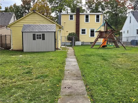 1853 E 36th St, Lorain, OH 44055 photo 2