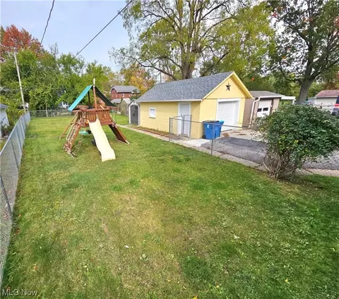 1853 E 36th St, Lorain, OH 44055 photo 4