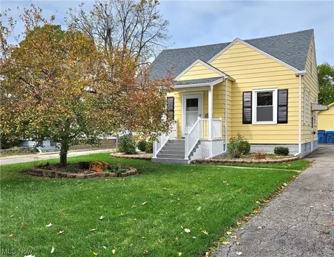 1853 E 36th St, Lorain, OH 44055 photo 8
