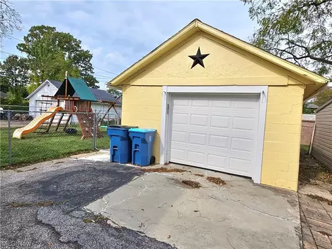 1853 E 36th St, Lorain, OH 44055 photo 6