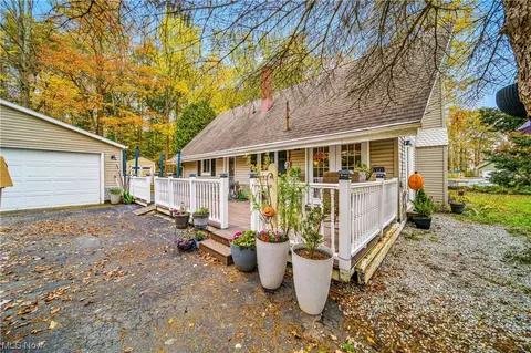 933 Long Shadow Ln, Roaming Shores, OH 44085