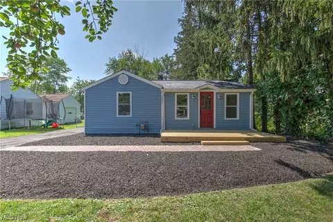 1091 Lloyd Ave, Aurora, OH 44202