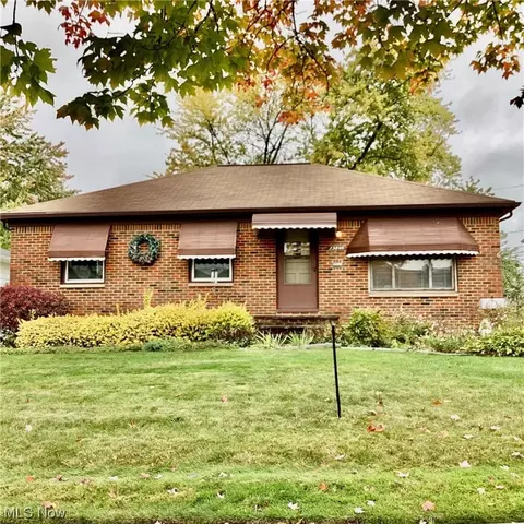 13805 Royal Blvd, Garfield Heights, OH 44125
