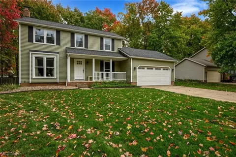 4113 Meadow Wood Ln, Uniontown, OH 44685