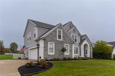 149 Kingston Dr, Aurora, OH 44202
