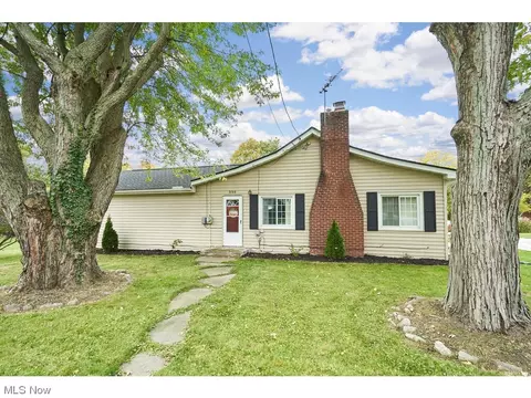 336 Stratford Ave, Wadsworth, OH 44281