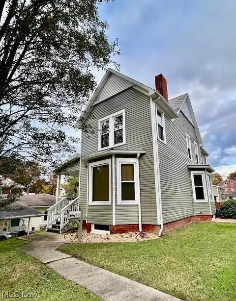 618 2nd St, Marietta, OH 45750