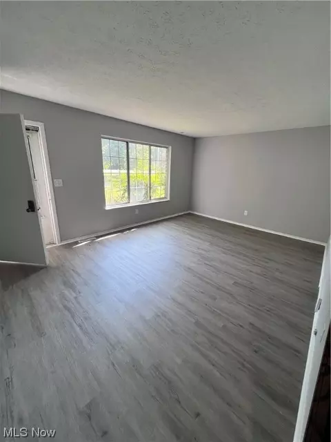 9629 Ryan Dr, Mentor, OH 44060 photo 3