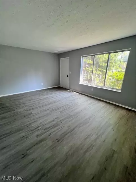 9629 Ryan Dr, Mentor, OH 44060 photo 2