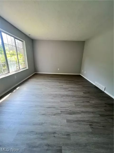 9629 Ryan Dr, Mentor, OH 44060 photo 4