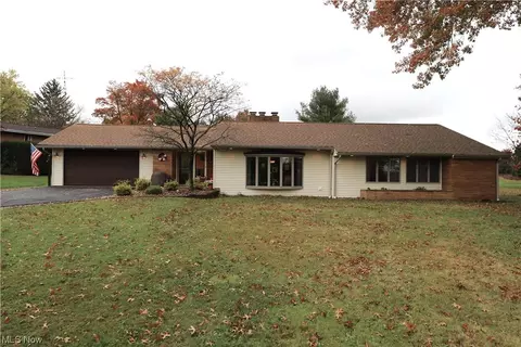 9063 Roycrest Dr, Westfield Center, OH 44251