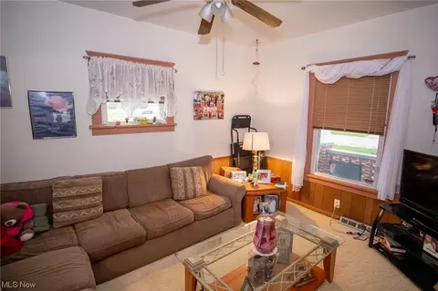1610 E 33rd St, Lorain, OH 44055 photo 4