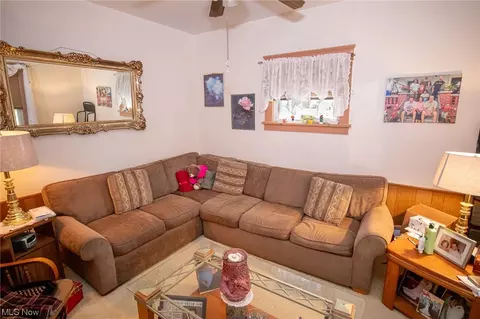1610 E 33rd St, Lorain, OH 44055 photo 5