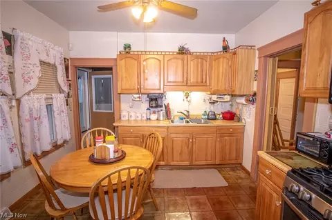 1610 E 33rd St, Lorain, OH 44055 photo 10