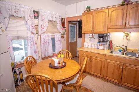 1610 E 33rd St, Lorain, OH 44055 photo 8