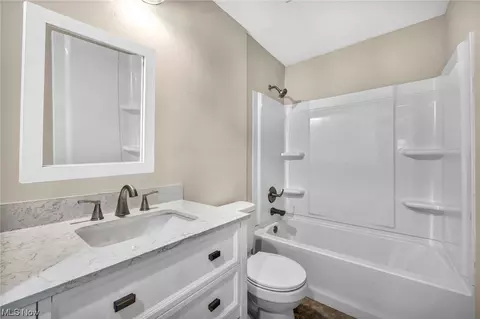 2230 E 34th St, Lorain, OH 44055 photo 14