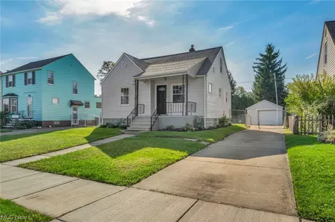 2230 E 34th St, Lorain, OH 44055 photo 2