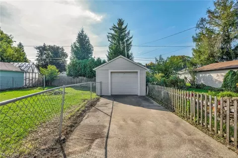 2230 E 34th St, Lorain, OH 44055 photo 33
