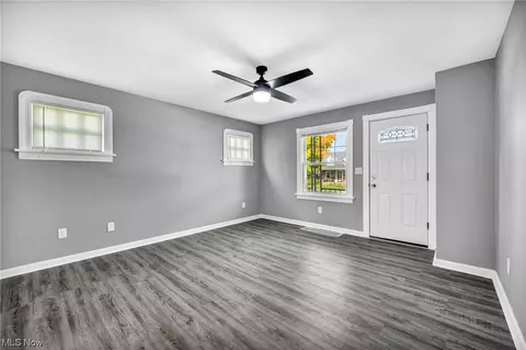 2230 E 34th St, Lorain, OH 44055 photo 5
