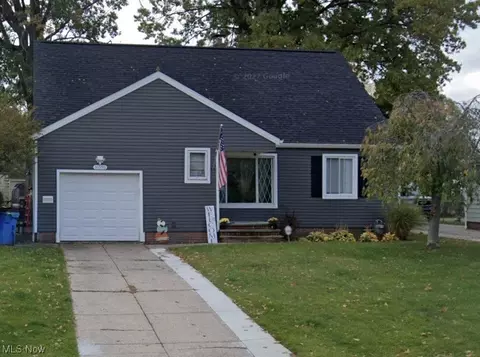 16593 Craigmere Dr, Middleburg Heights, OH 44130