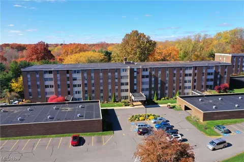 3066 Kent Rd #407, Stow, OH 44224