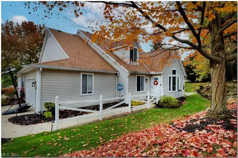402 Kings Ct, Copley, OH 44321
