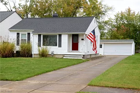 10940 Lawndale Dr, Parma Heights, OH 44130