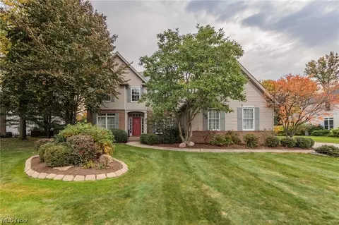 267 Briargate Ct, Avon Lake, OH 44012