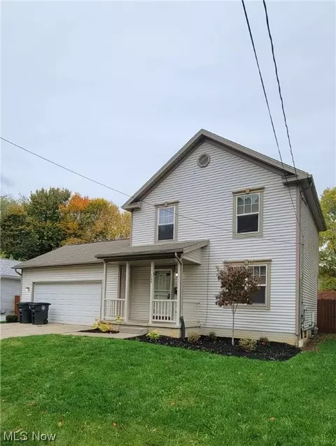 1106 Taylor St, Akron, OH 44307