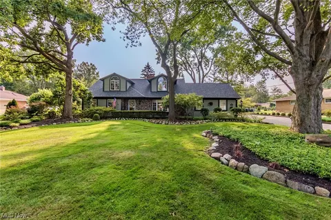 1803 Donna Dr, Westlake, OH 44145