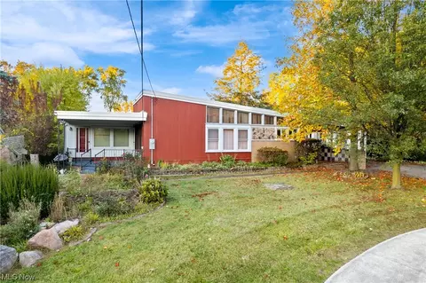 6079 Fulton Dr NW, Canton, OH 44718