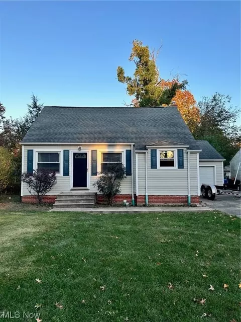 161 Parkwood Ave, Avon Lake, OH 44012