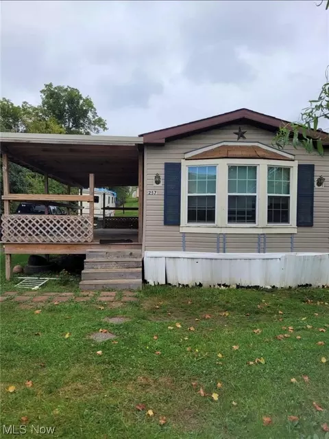257 Broadway, Quaker City, OH 43773