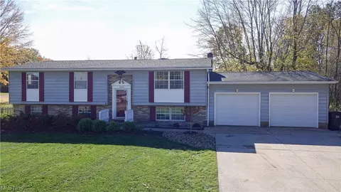 3268 Hommon Rd, Ravenna, OH 44266