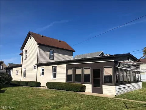 210 Mccook Ave, Dennison, OH 44621 photo 2