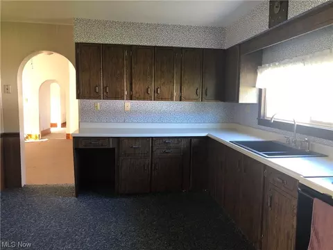 210 Mccook Ave, Dennison, OH 44621 photo 5