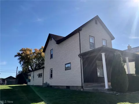 210 Mccook Ave, Dennison, OH 44621 photo 3