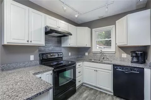 315 W 14th St, Dover, OH 44622 photo 6