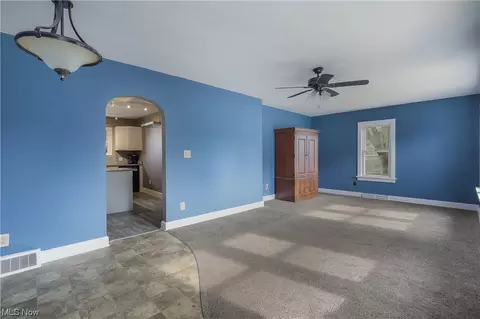 315 W 14th St, Dover, OH 44622 photo 3