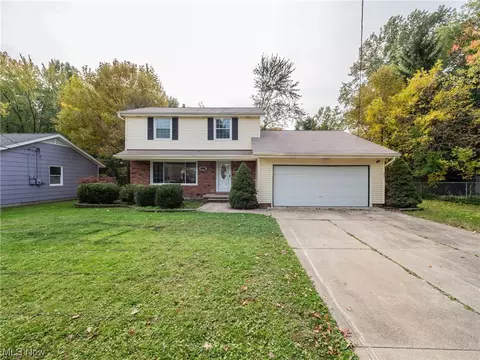 4746 Farnhurst Rd, Cleveland, OH 44124